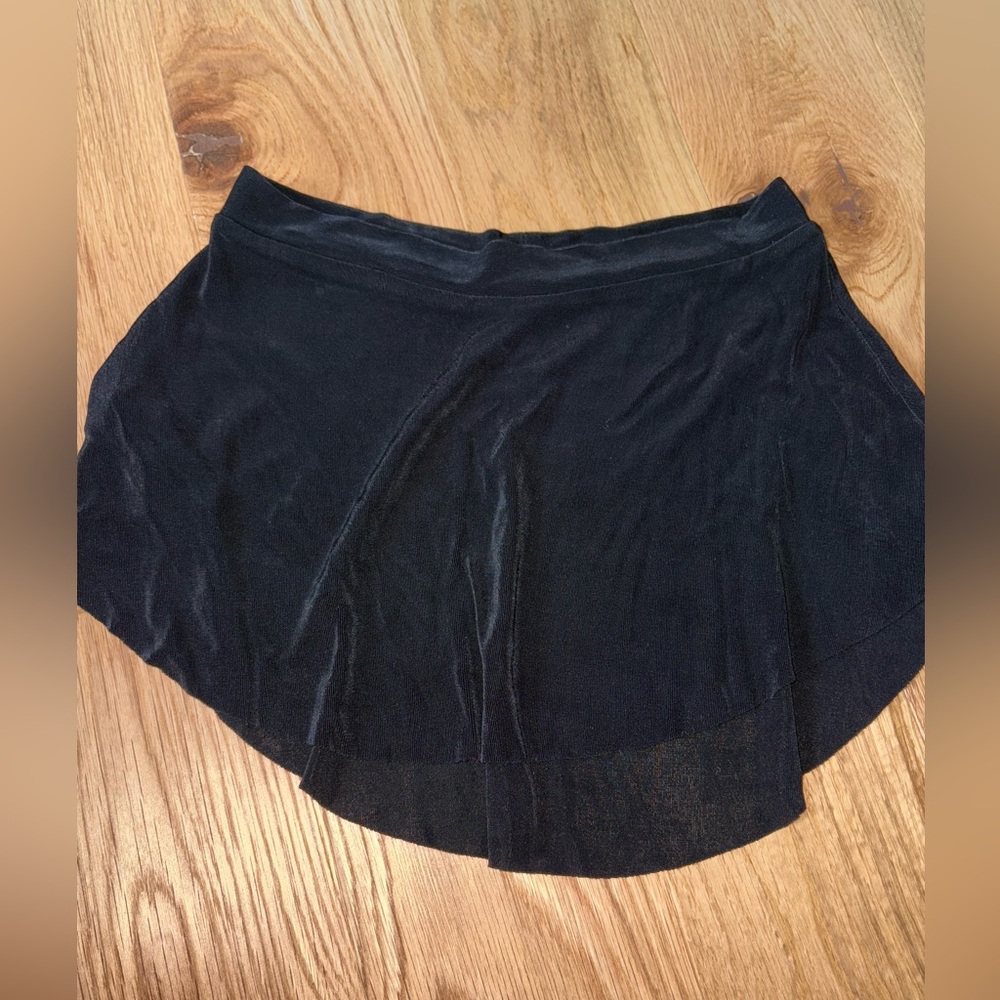 Women’s bullet point skirt